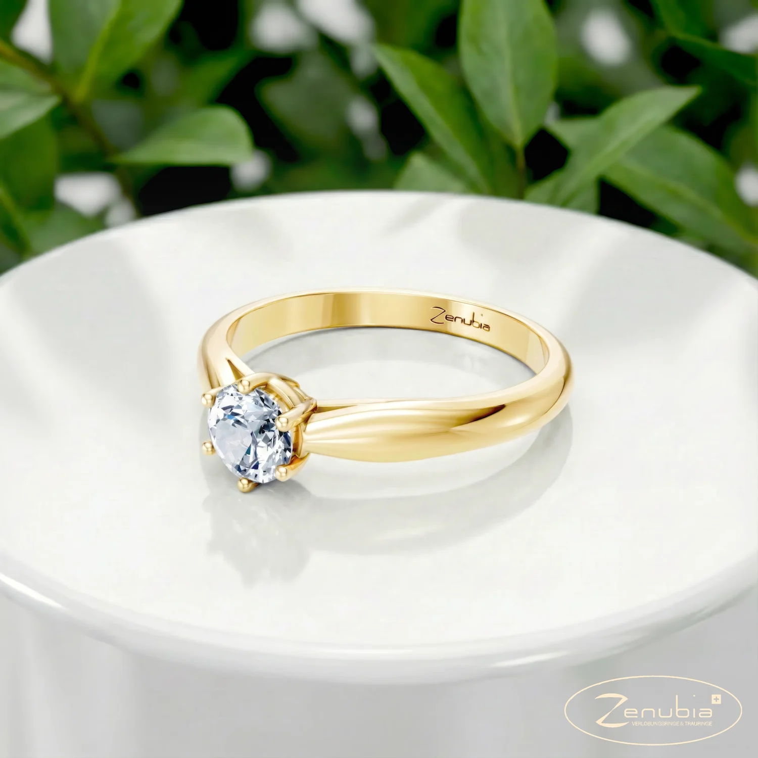 Lonia_PodestNormalGELB_LONIA_Verlobungsring_Zenubia_Gelbgold_Podest