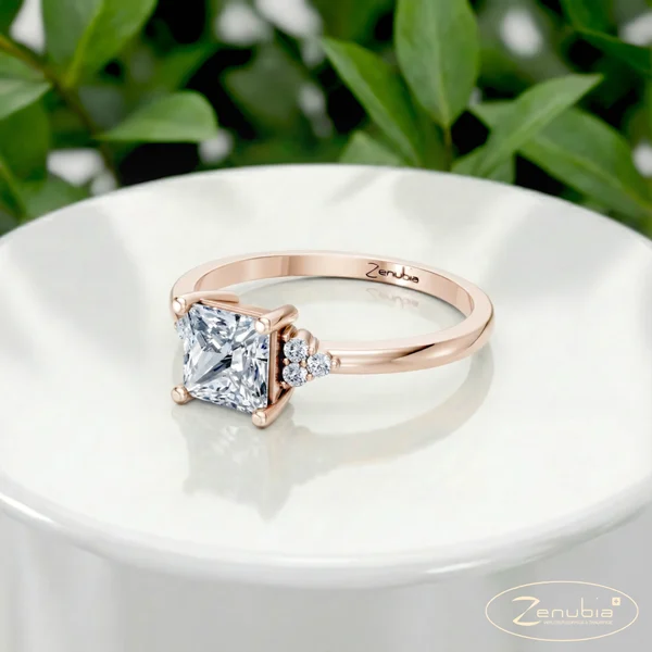 PENELOPE_LD_podest_Rosegold