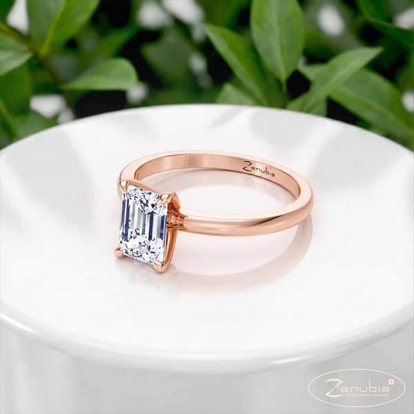 Anastasia-LD_podium_Zenubia_Schmuck_Winterthur_Verlobungsring_Anastasia_podium_0021