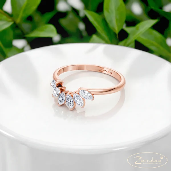 Zenubia_Schmuck_Winterthur_Verlobungsring_Bonita_podium_0009
