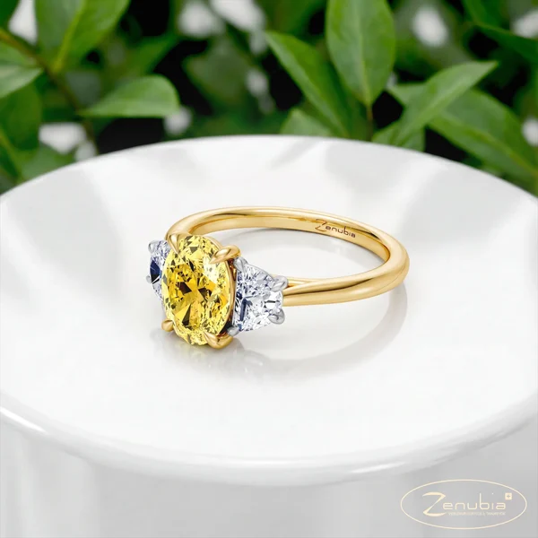 Zenubia_Schmuck_Winterthur_Verlobungsring_BonBon_Trilogy_1_podium_0001