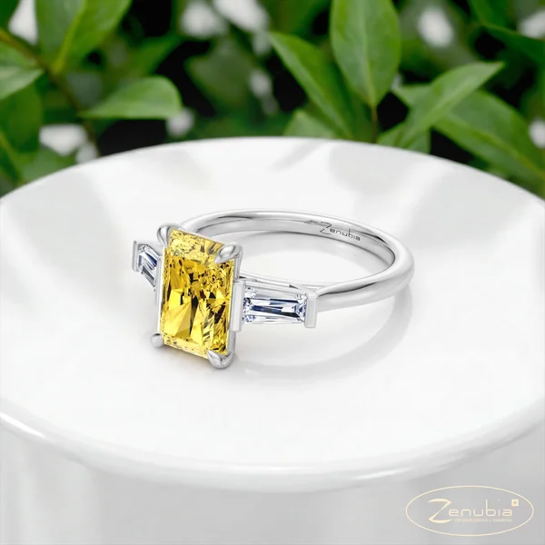 Zenubia_Schmuck_Winterthur_Verlobungsring_BonBon_Trilogy_5_podium_0005