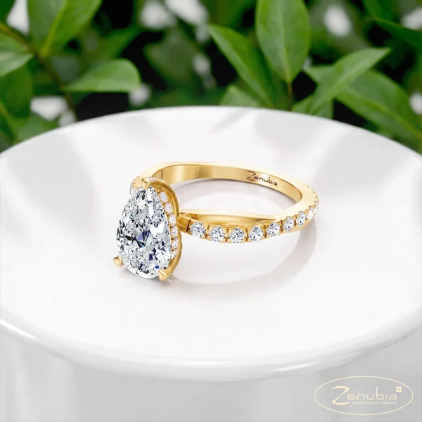 Zenubia_Schmuck_Winterthur_Verlobungsring_Tessa_Pear_White_podium_0053